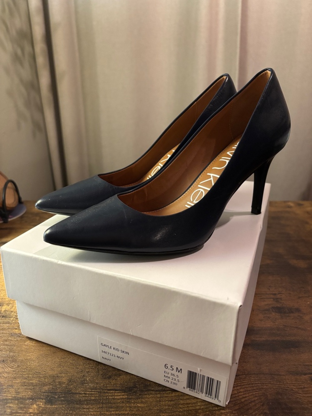 NIB Calvin Klein Gayle Pointed-Toe Leather Pumps Navy 3.25” Heel